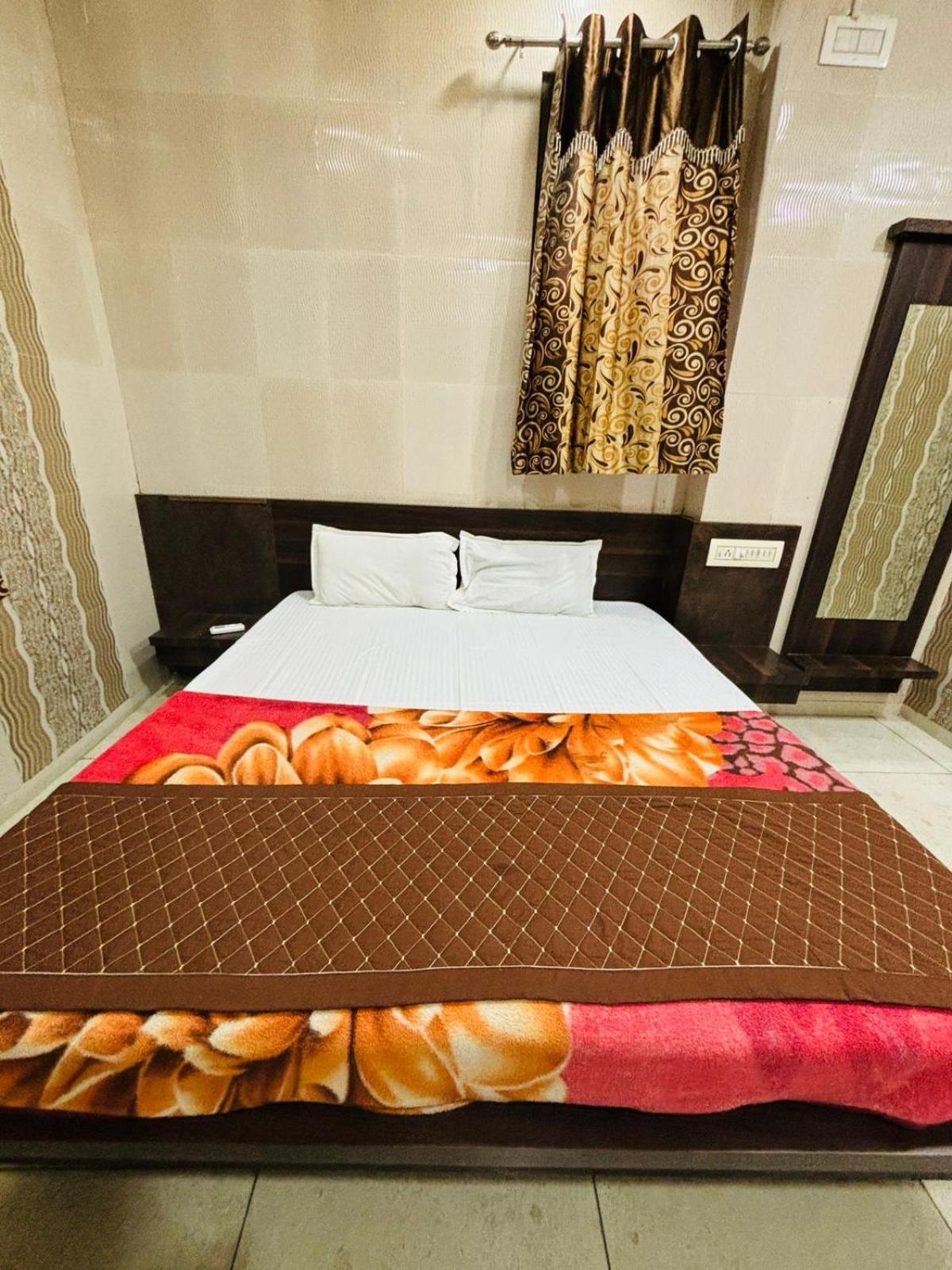 Hotel Shree Nath - 200 Meters From Dwarkadhish Temple Exteriér fotografie